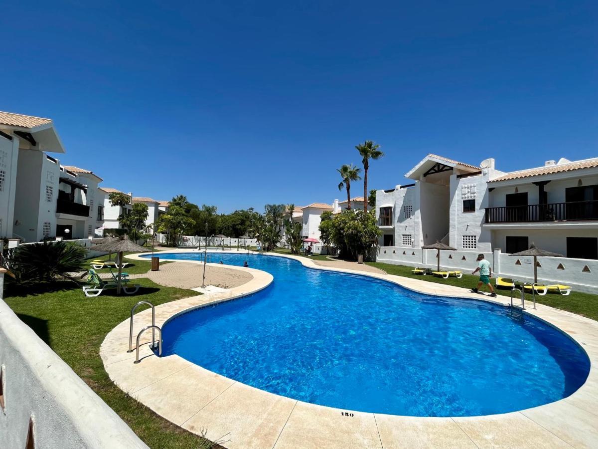 Quiet & Spacious Apt @ Golf Course W/ Roof Terrace San Roque  Exterior photo